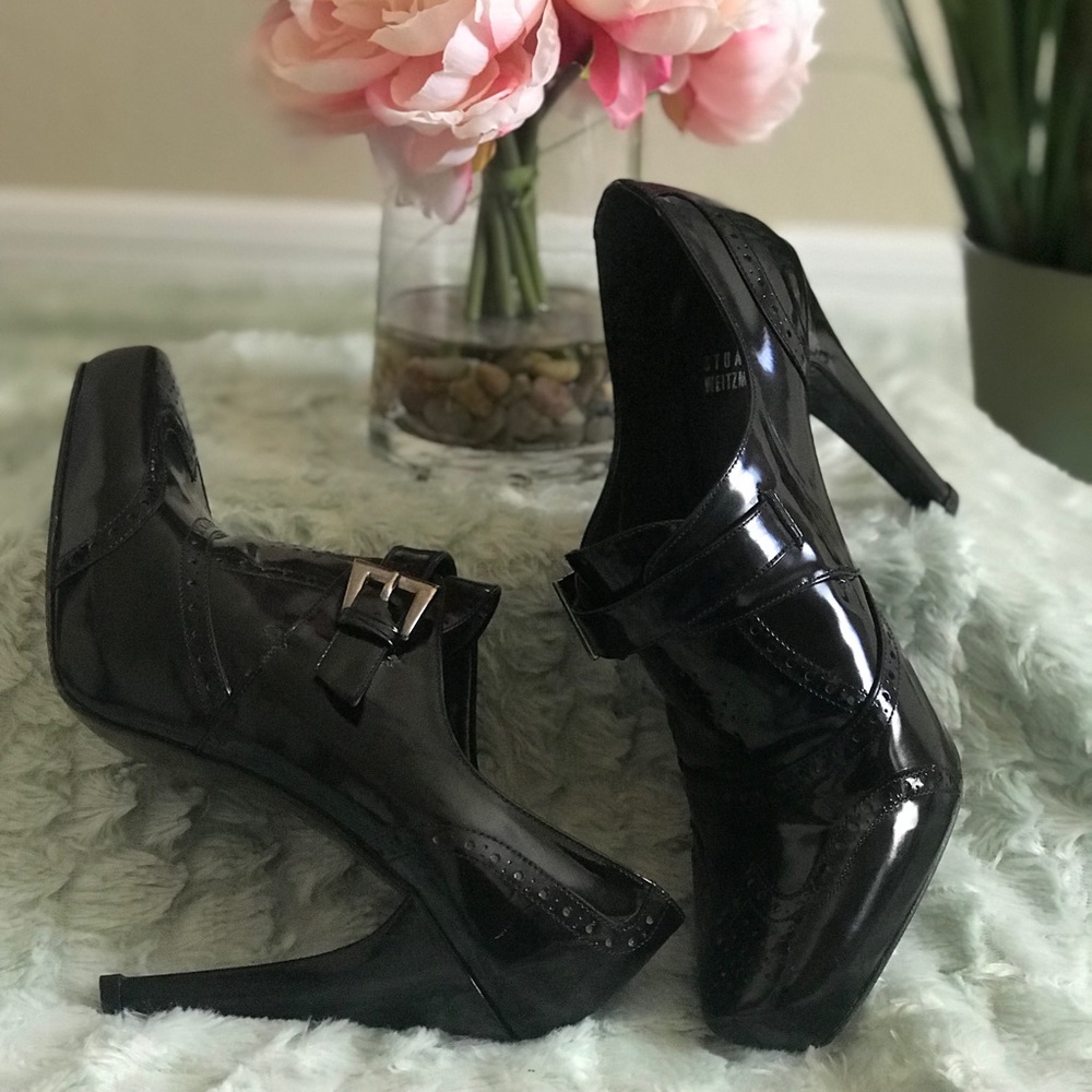 *CLASSIC!!!* Black STUART WEITZMAN Oxford Bootie
